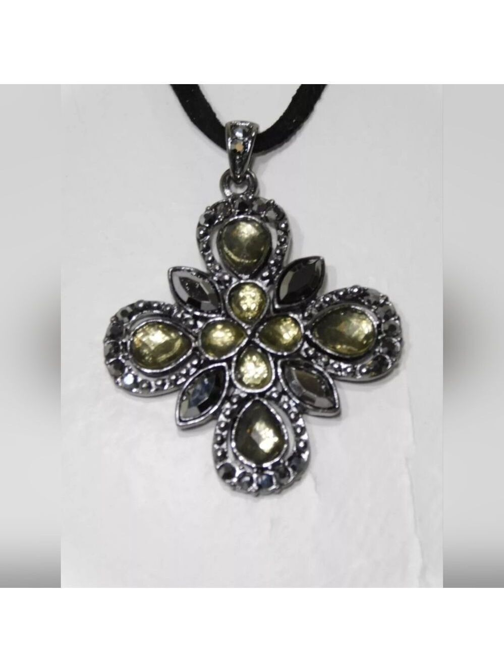 Lia Sophia "SOIREE"  Pendant Necklace, 16-19", NWOT